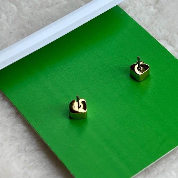 NWT Cute Kate Spade ♠️ Gold Tone Crab With Pearl Stud Earrings CUTE! - Picture 2 of 3